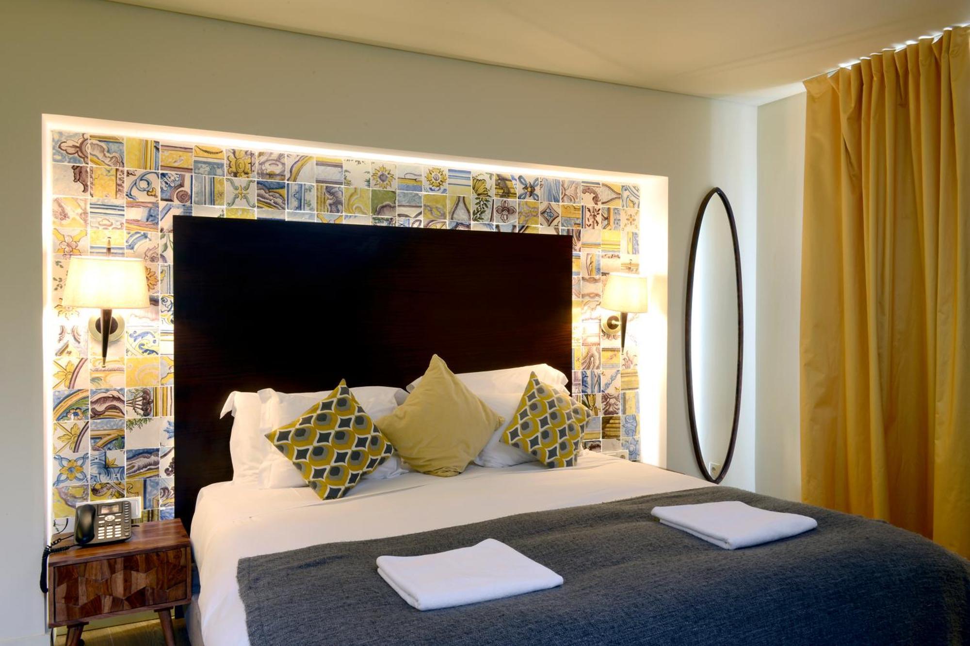 Deluxe One-Bedroom Apartment with Balcony and river view,1215866893:JPEG